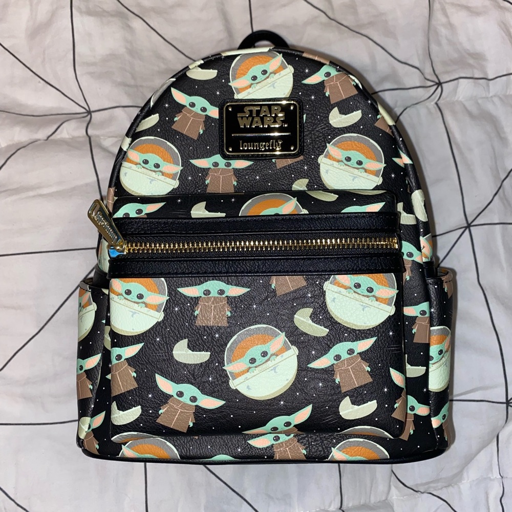 *bought at Hollywood Studios* Star Wars baby yoda loungefly bag brand new